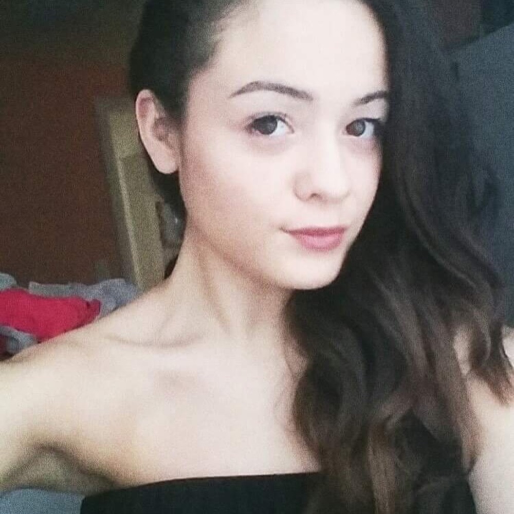 Meet your Posher, Kayla